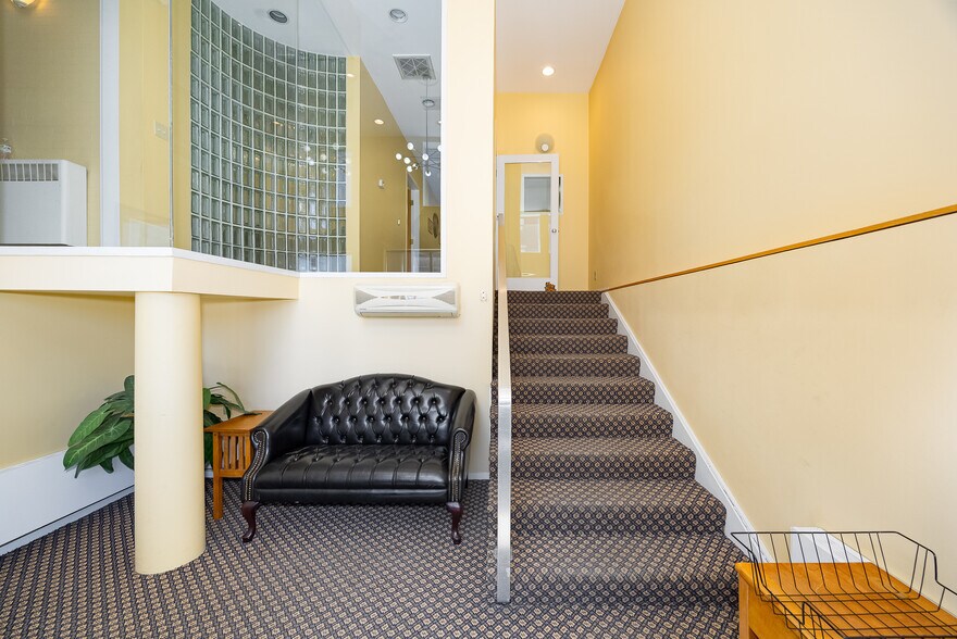 More Photos Of 9 Cannon St, Poughkeepsie Office For Sale