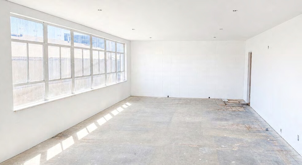 More Photos Of 154-156 Morris St, San Francisco Warehouse For Sale