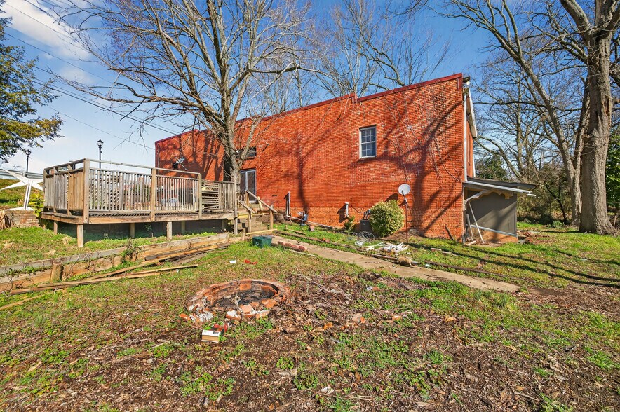 More Photos Of 304 S Cherokee Rd, Social Circle Flex For Sale