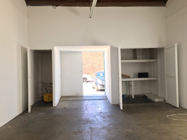 More Photos Of 4505 W Jefferson Blvd, Los Angeles Warehouse For Lease