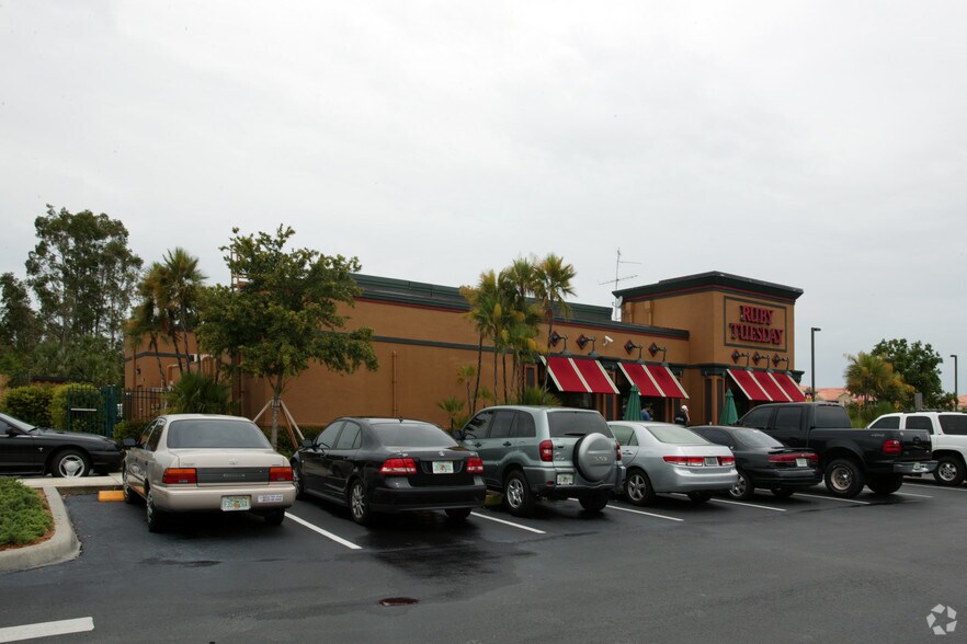 More Photos Of 9001 Park Royal Dr, Fort Myers Restaurant For Sale