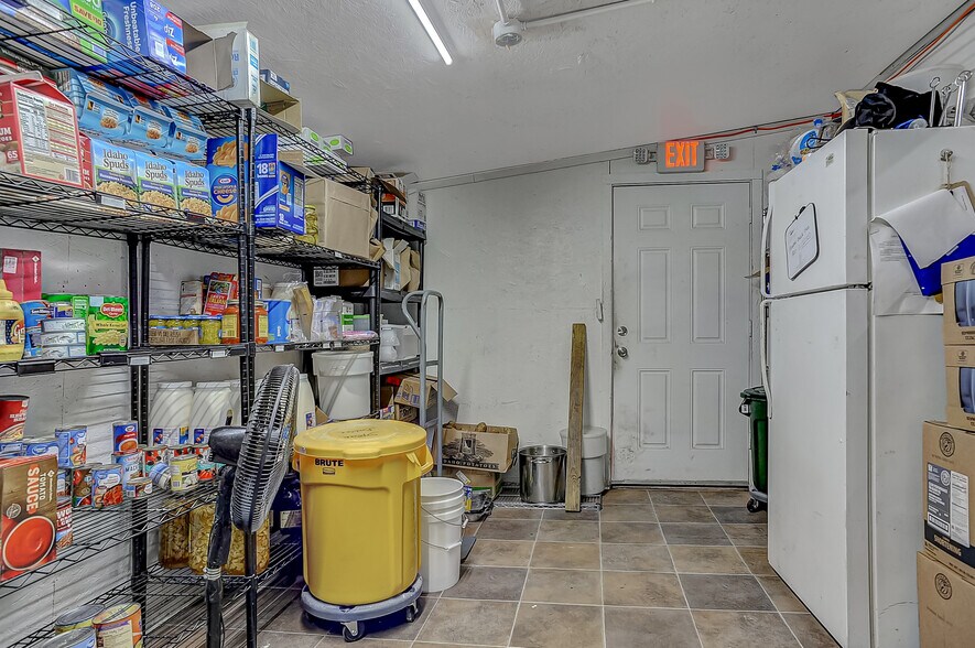 More Photos Of 117 S Franklin St, Colbert Restaurant For Sale