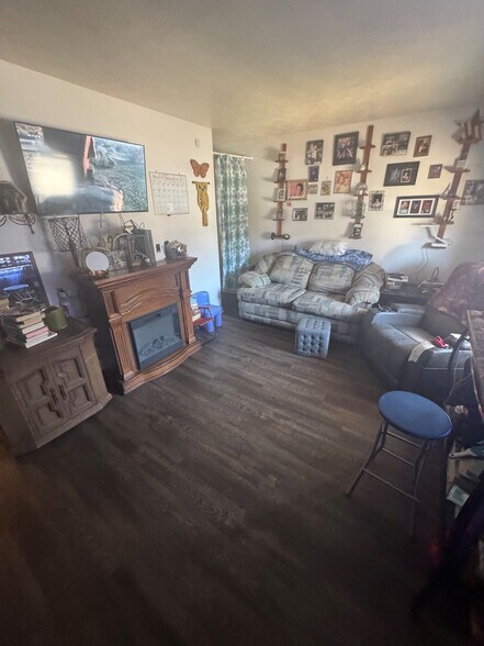 More Photos Of 509 Last Resort Ct, Cumberland Multifamily For Sale