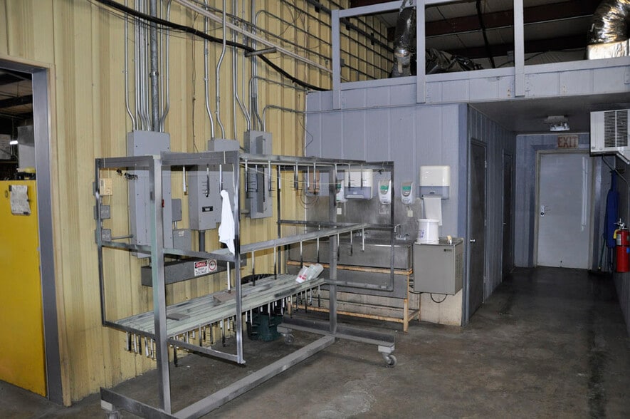 More Photos Of 845 Valley View Rd, Southern Pines Industrial For Sale
