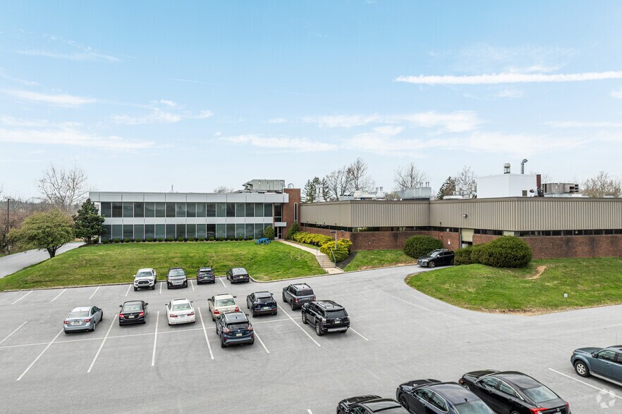 More Photos Of 241 Welsh Pool Rd, Exton Warehouse For Lease