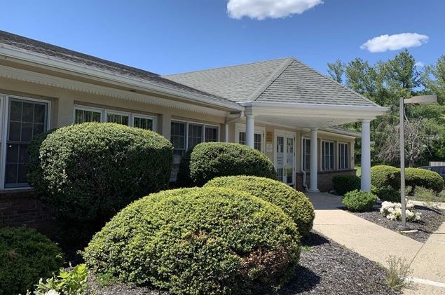 More Photos Of 27 Mountain Blvd, Warren Medical For Sale