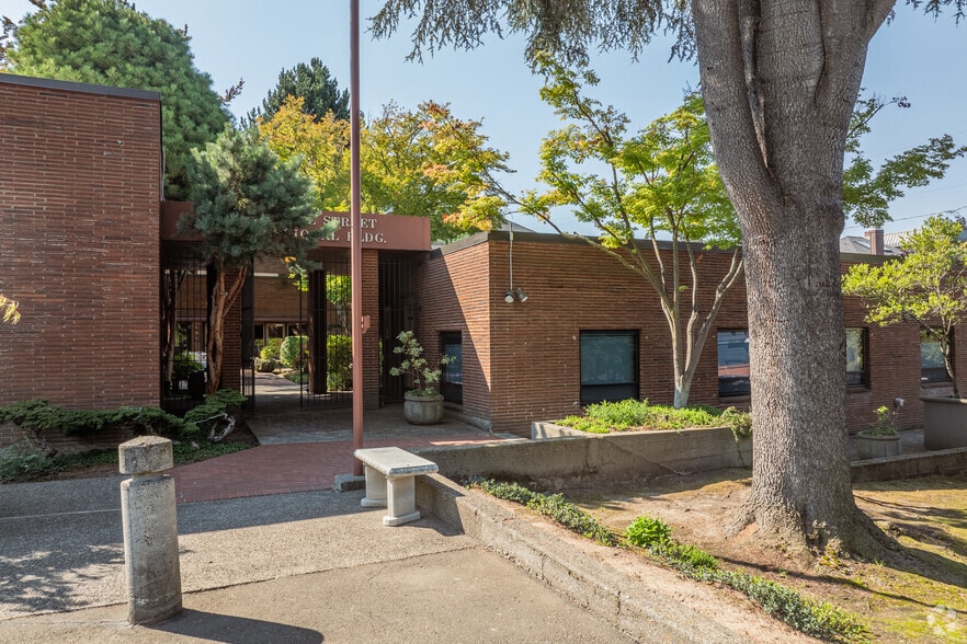 More Photos Of 2455 NW Marshall St, Portland Office For Lease