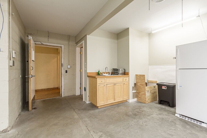 More Photos Of 64 Spencer St, Rochester Loft Creative Space For Sale