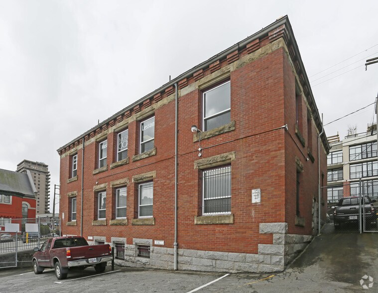 More Photos Of 632 Carnarvon St, New Westminster Office For Lease