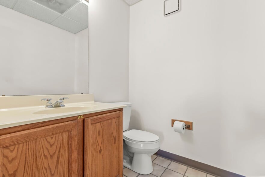 More Photos Of 73 E Wilson Bridge Rd, Worthington Office For Sale