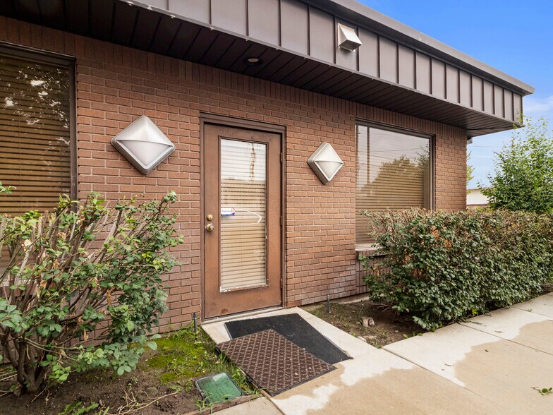 More Photos Of 4070-4084 S 300 W, Salt Lake City Light Manufacturing For Lease