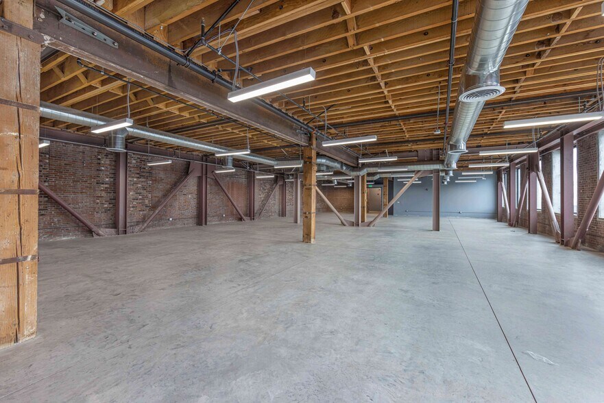 More Photos Of 440 Seaton St, Los Angeles Loft Creative Space For Sale
