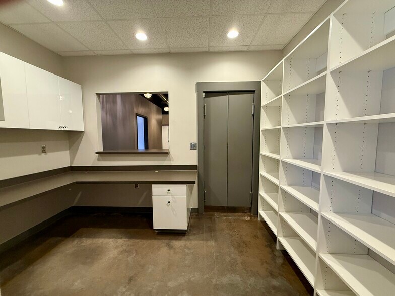 More Photos Of 2105 Juniper Lake Rd, West End Medical For Lease