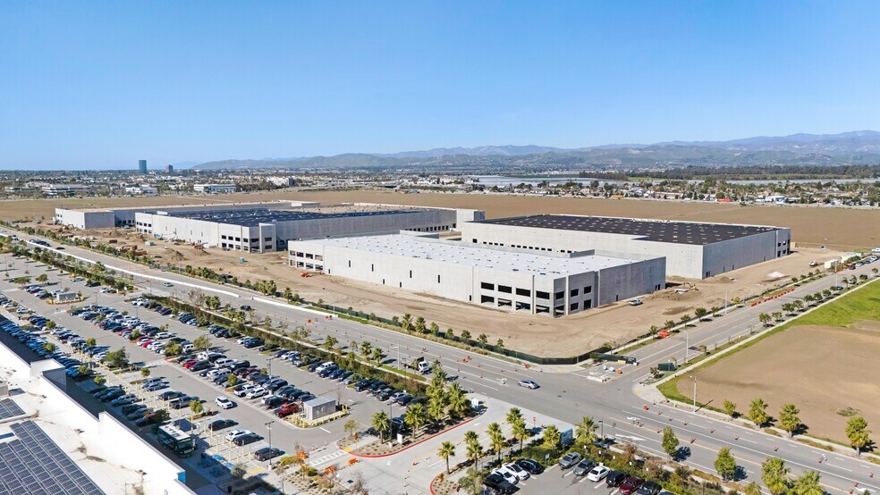 More Photos Of 101 Logistics Ctr, Oxnard Unknown For Lease