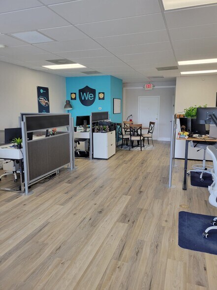 More Photos Of 16323 S Tamiami Trl, Fort Myers Storefront Retail Office For Lease