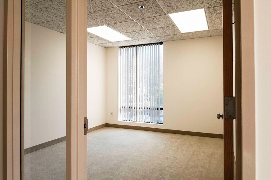 More Photos Of 333 North Ave, Wakefield Office For Lease