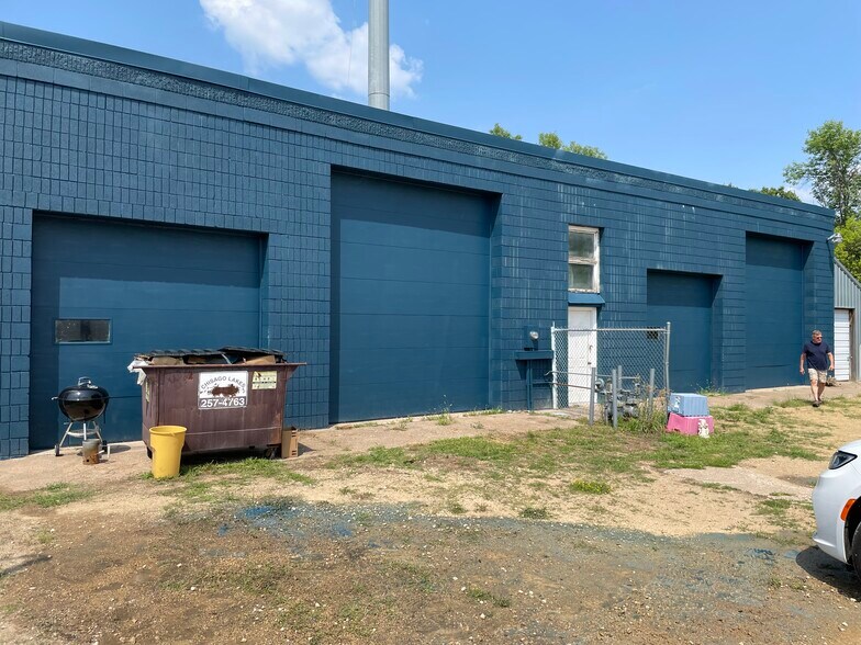 More Photos Of 30401-30405 Neal Ave, Lindstrom Warehouse For Sale