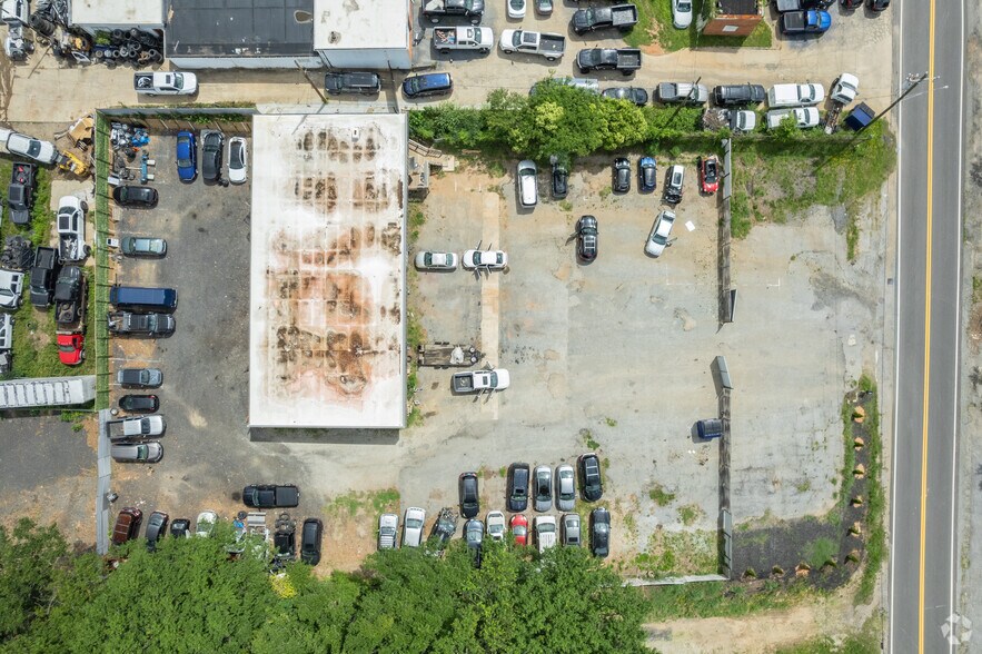 More Photos Of 860 W Main St, Spartanburg Light Distribution For Sale