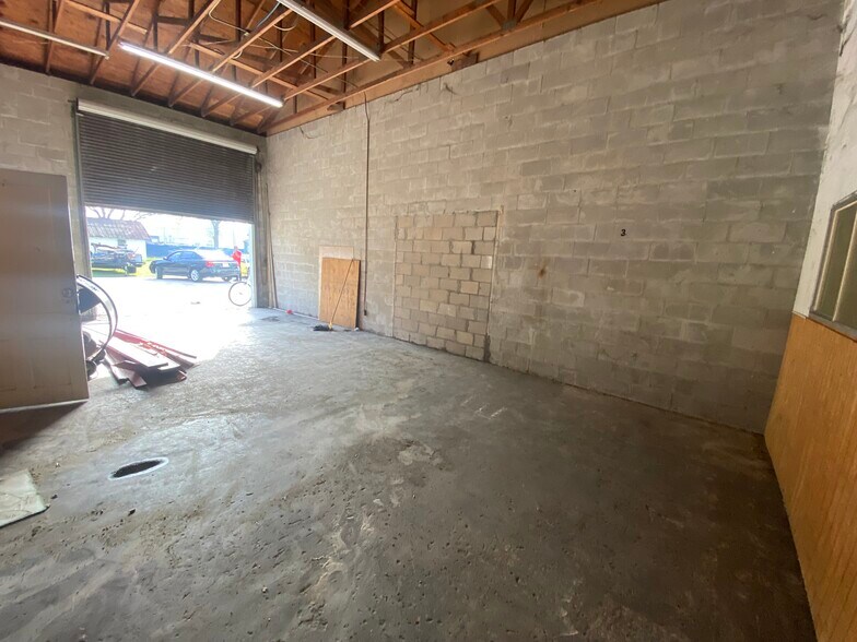 More Photos Of 4131 Lenox Ave, Jacksonville Warehouse For Lease