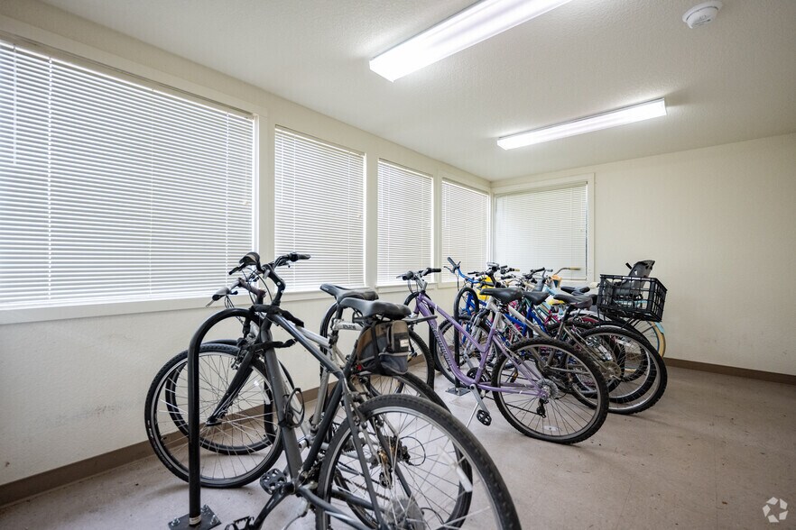 More Photos Of 2351 Westwood Ct, Arcata Apartments For Sale