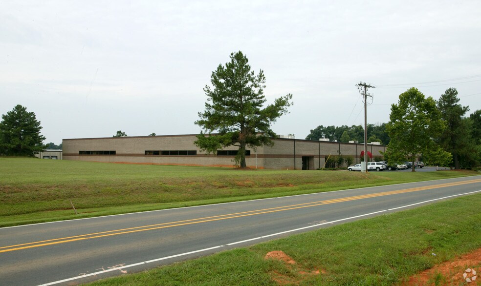 More Photos Of 1403 S Third St, Mebane Warehouse For Lease