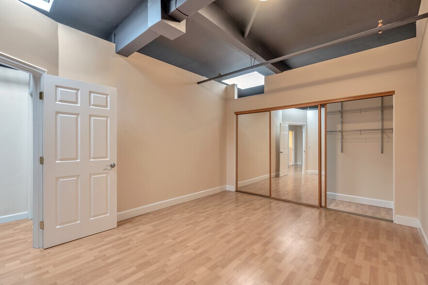 More Photos Of 74 Digital Dr, Novato Warehouse For Sale