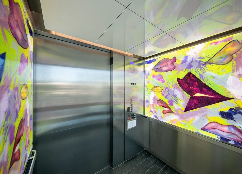 More Photos Of 243 N Canon Dr, Beverly Hills Office For Lease