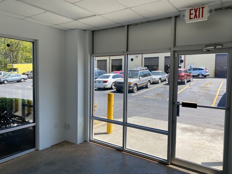 More Photos Of 2730 Austell Rd, Marietta Auto Repair For Lease