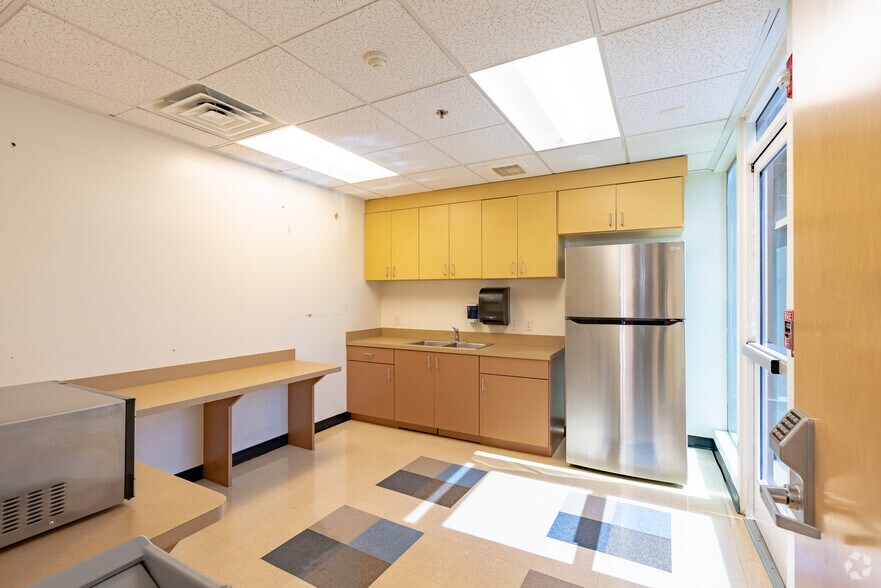 More Photos Of 421 S Glendora Ave, West Covina Medical For Lease