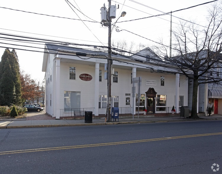 Primary Photo Of 868-870 Boston Post Rd, Darien Office For Lease