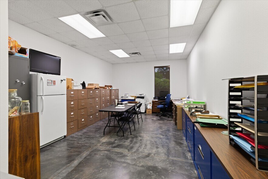 More Photos Of 501 N 3rd St, Longview Office For Sale