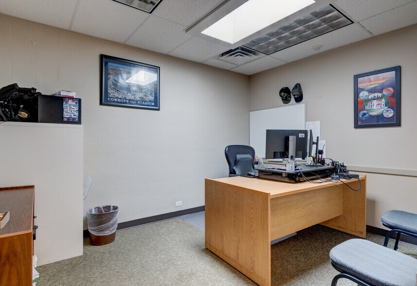 More Photos Of 499 NE Midway Blvd, Oak Harbor Office For Sale