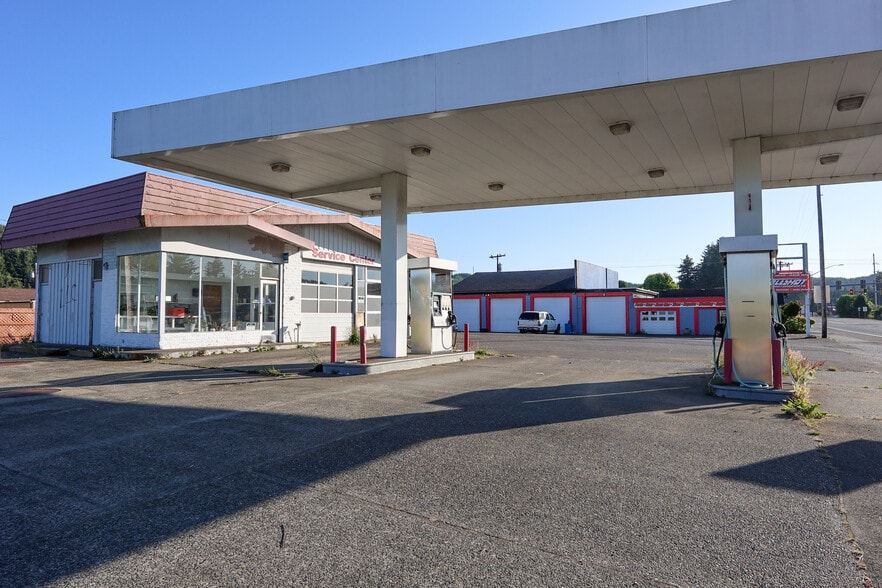 More Photos Of 2118 Winchester Ave, Reedsport Convenience Store For Sale