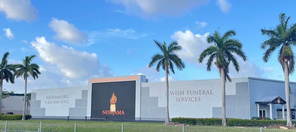 Primary Photo Of 920 SW 2nd Pl, Pompano Beach Showroom For Lease