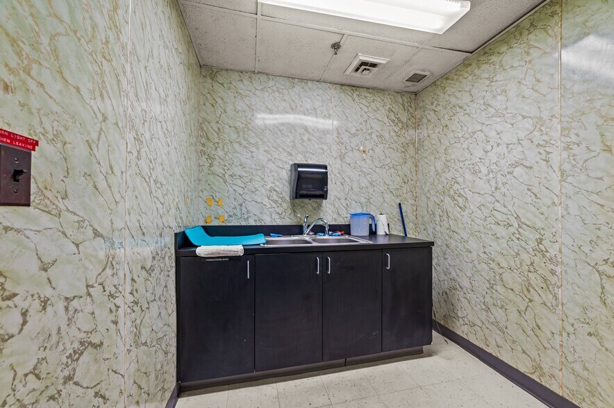 More Photos Of 2107 Black Creek Rd SE, Wilson Warehouse For Sale