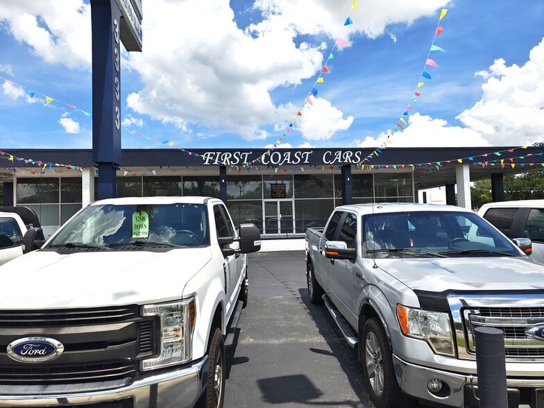 More Photos Of 3333 N Main St, Jacksonville Light Manufacturing For Lease
