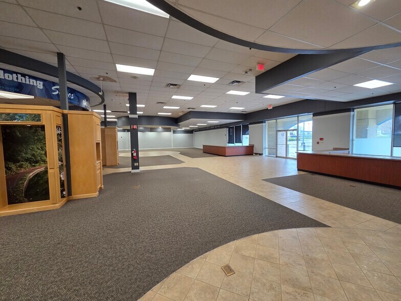 More Photos Of 2622 Scottsville Rd, Bowling Green General Retail For Lease