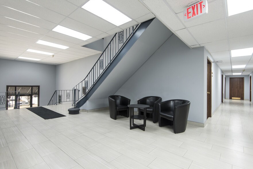 More Photos Of 211 W Chicago Ave, Hinsdale Office For Sale