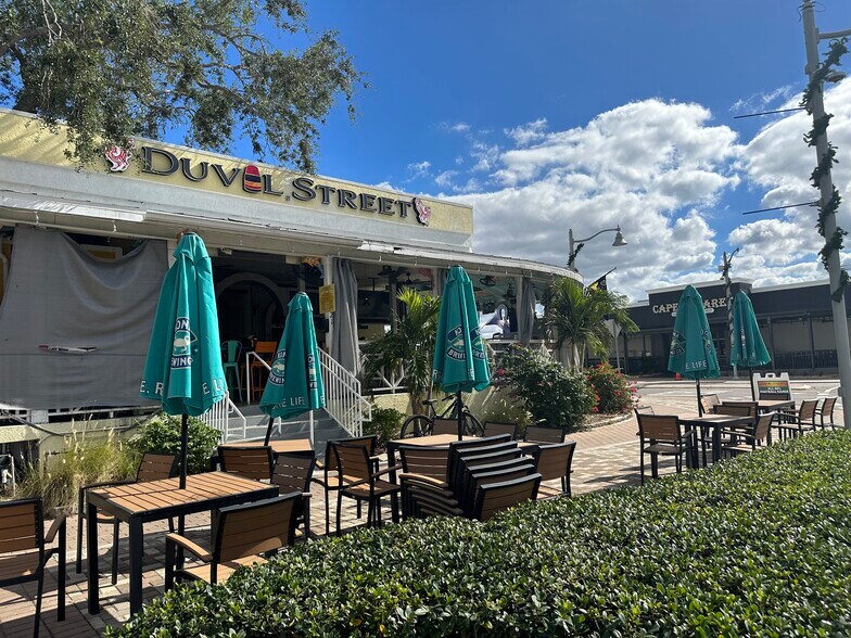 More Photos Of 4721 Vincennes Blvd, Cape Coral Restaurant For Sale