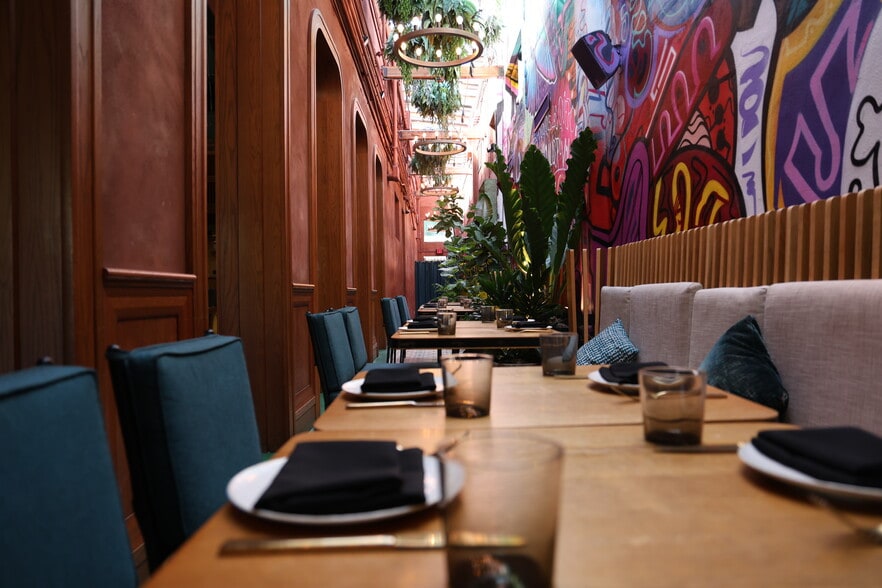 More Photos Of 5556 NE 4th Ct, Miami Restaurant For Lease