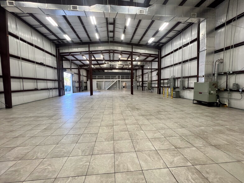 More Photos Of 4906 Patch Rd, Orlando Research And Development For Lease