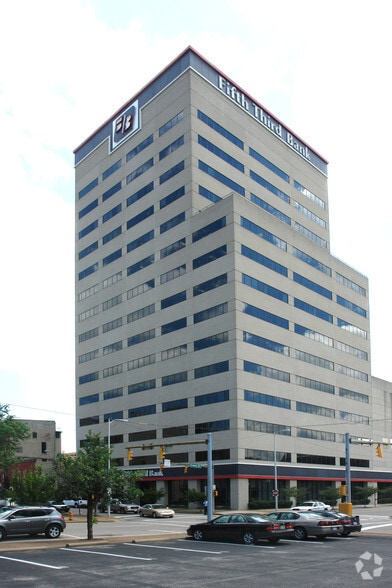 More Photos Of 16-20 NW 3rd St, Evansville Office For Lease
