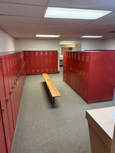 More Photos Of 451 California Rd, Quakertown Sports And Entertainment For Lease