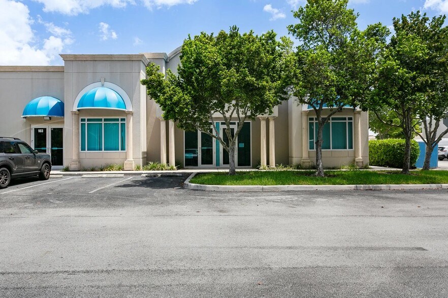 More Photos Of 2860 W State Road 84, Fort Lauderdale Office For Lease