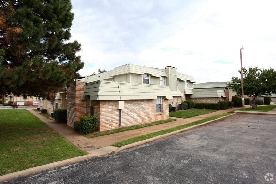 More Photos Of 7404 Lyrewood Ln, Oklahoma City Apartments For Sale