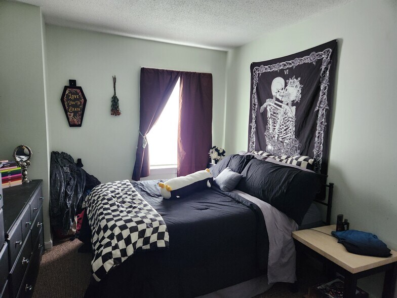 More Photos Of 53 -55 Rte 30 N, Castleton Flex For Sale