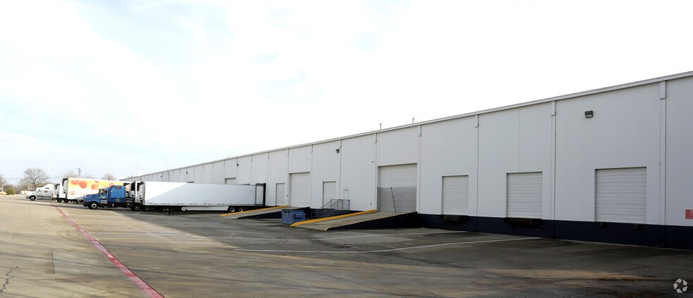 More Photos Of 3751 New York Ave, Arlington Distribution For Lease