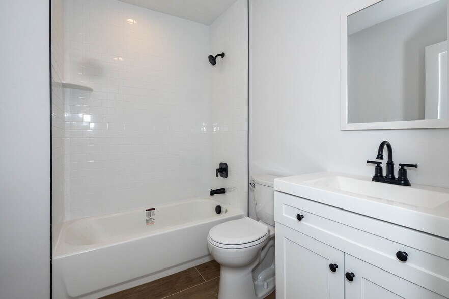 More Photos Of 12 Jansen Ave, Woodbridge Warehouse For Sale