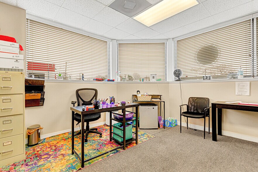 More Photos Of 10 W Williamsburg Rd, Sandston Office For Sale
