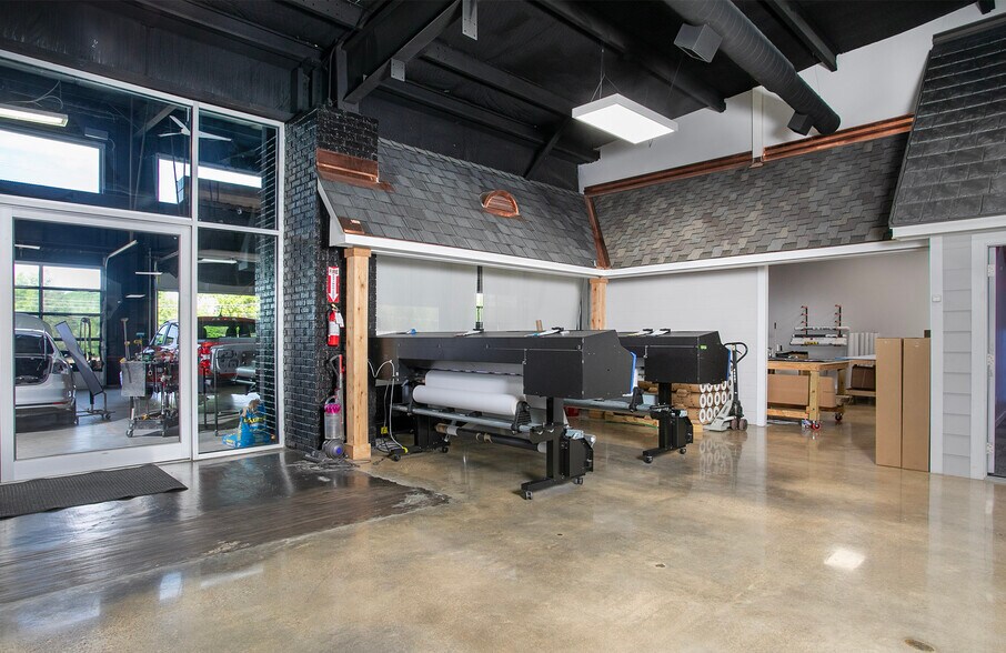 More Photos Of 2850 S Southwest Loop 323, Tyler Distribution For Sale